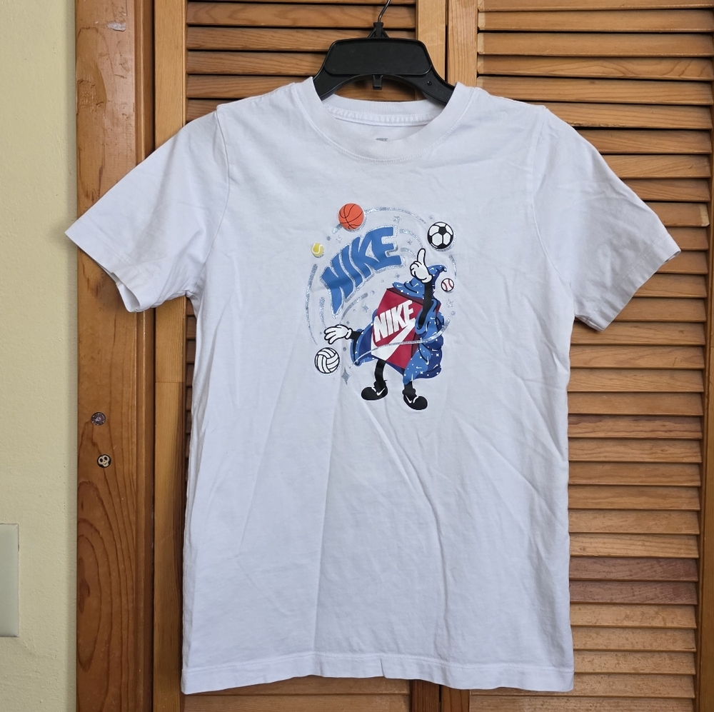 EUC Nike Kids Magic Boxy Graphic Tee Shirt Size Large